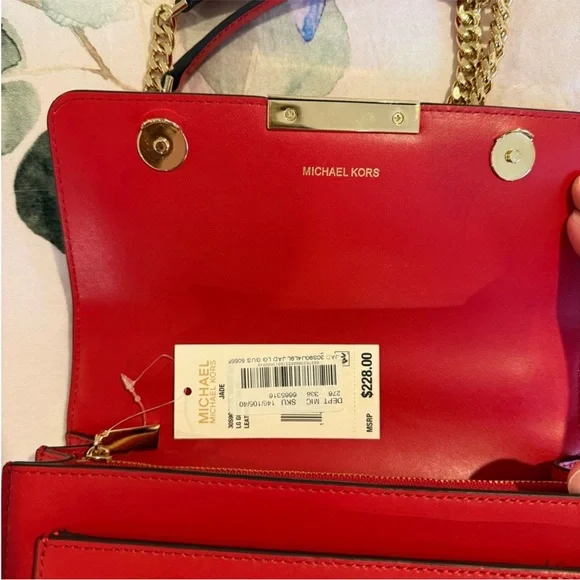 Michael Kors Red Shoulder Bag with Gold Chain - Picture 5 of 8